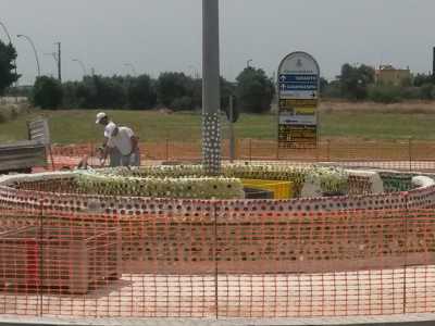 La rotatoria piramidale di via Capurso in fase di costruzione